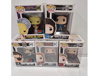 Curios & Collectables (A977) - Lot 8088