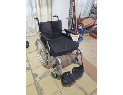 Wheelchair, Black Finish

Dimensions Approx H:95cm...