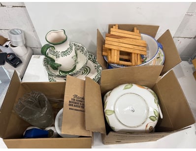 Comprehensive collection of vintage ceramic tablew...