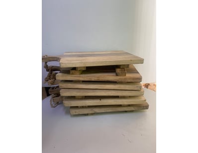 Lot of 6 wooden chopping boards. 

SOLD AS LOT.
...