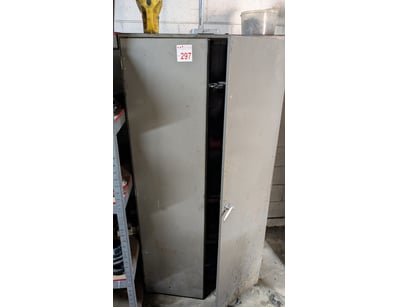 Mostly UNRESERVED POLY TANKs Manufacturer CLOSU... - Lot 297