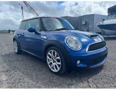 Passenger, Luxury & Commercial Vehicles Auction - Lot 950