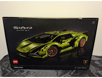 **UNRESERVED** LIFETIME COLLECTION OF LEGO PART... - Lot 776