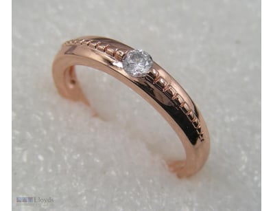 GOLD COLOUR RING SIZE 9        

Condition: Good -...