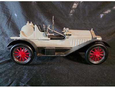 DECANTER CAR MODEL - BEAM 100 MONTHS OLD KENTUCKY ...