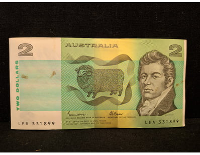 AUSTRALIAN TWO DOLLAR NOTE CONSECUTIVE NUMBERS

...