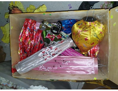 Bulk lot of small parasols, variety of colours and...