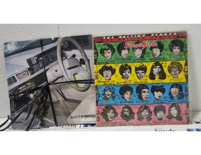 Gadgets, Music & Pastimes (NSWA976) - Lot 2531