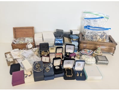 SA Public Trustee Home & Collectables Clearanc... - Lot 4527