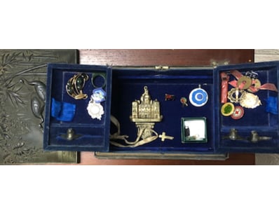 Antiques, Vintage & Interior Treasures (A1008) - Lot 595