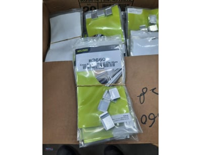 Rolltrak, R3660, cross brace fly screen clip alum....