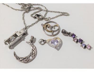 UNRESERVED Affordable Jewellery Valentines Spec... - Lot 619