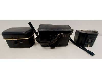 VINTAGE INSTANT CAMERA COLLECTION - KODAK INSTAMAT...