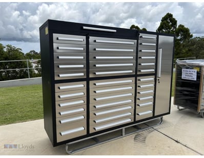 Unused 35 Drawer Stainless Steel Tool Storage Ches...
