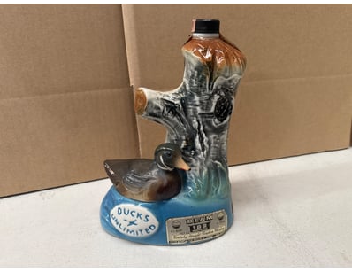 Mancave & Memorabilia (A1007) - Lot 2353