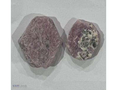 27.84 CARAT RUBY ROUGH        

Condition: Good - ...
