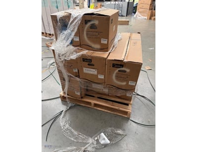 Lot of Midea air conditioning units, comprising mu...