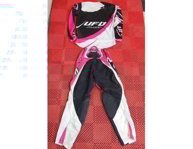 MOTORBIKES • GO-KARTS •  APPAREL - Lot 285