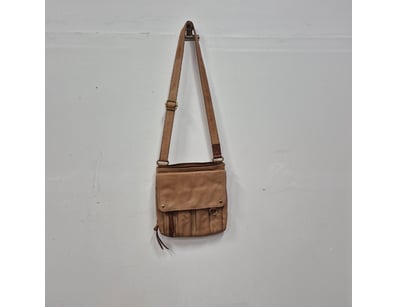 Designer Vault (A979) - Lot 6575