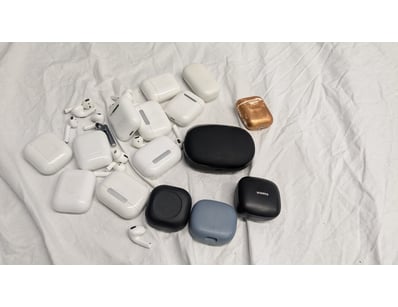 UNRESERVED Airport - Lost Property (A980) - Lot 264