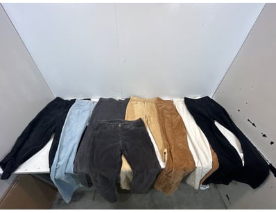 Entire Vintage Clothing Store Liquidation (ON11... - Lot 191