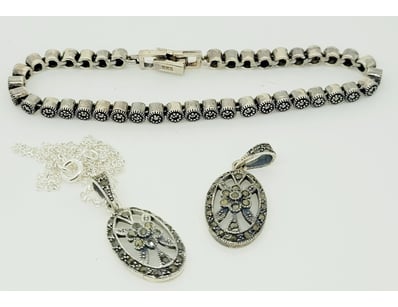 Thrift Shop (A978) - Lot 2065