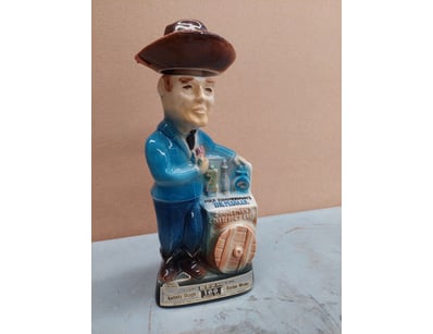 Mancave & Memorabilia (A1007) - Lot 2327