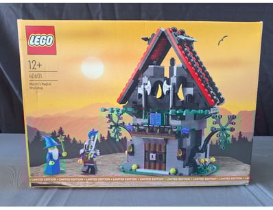 **UNRESERVED** LIFETIME COLLECTION OF LEGO PART... - Lot 334