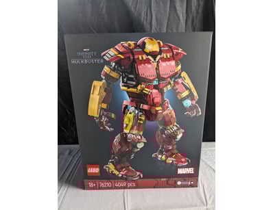 **UNRESERVED** LIFETIME COLLECTION OF LEGO PART... - Lot 104