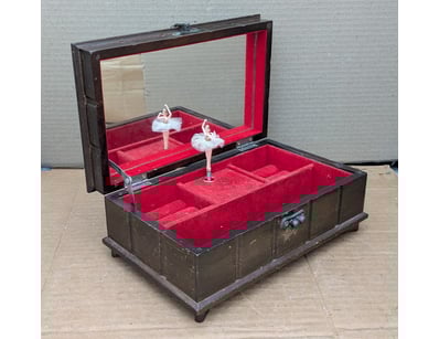 Antique, Vintage & Rugs (A989) - Lot 6304