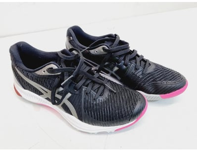 Major Brand Apparel & Footwear Liquidation Even... - Lot 289