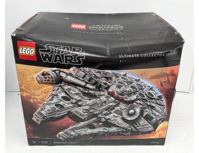 LEGO Star Wars Ultimate Collector Series Millenniu...