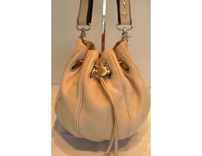 The Curio Collection (A979) - Lot 8274