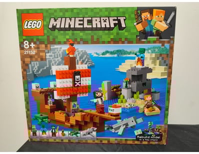 **UNRESERVED** LIFETIME COLLECTION OF LEGO PART... - Lot 634