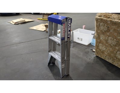 Bailey 2 Step Ladder 120kg Weight Limit


