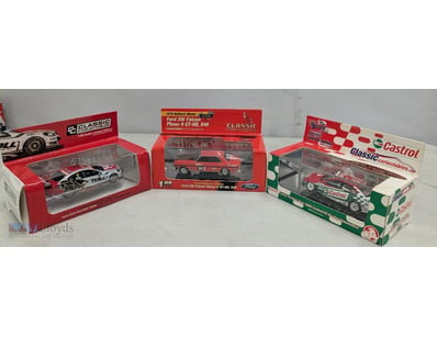 CLASSIC CARLECTABLES LIMITED EDITION DIE-CAST MODE...