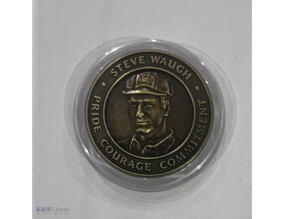 VERY RARE STEVE WAUGH NEVER SAY DIE MEDALLION  


...