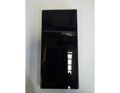 UNRESERVED Airport - Lost Property (A980) - Lot 221