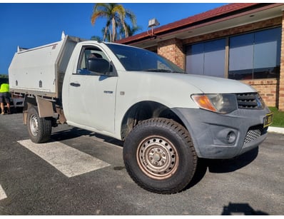 Passenger, Luxury & Commercial Vehicles Auction - Lot 810