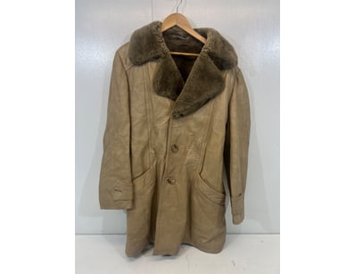 Entire Vintage Clothing Store Liquidation (ON11... - Lot 283