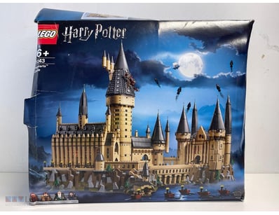 LEGO HARRY POTTER HOGWARTS CASTLE SET 71043

Poten...