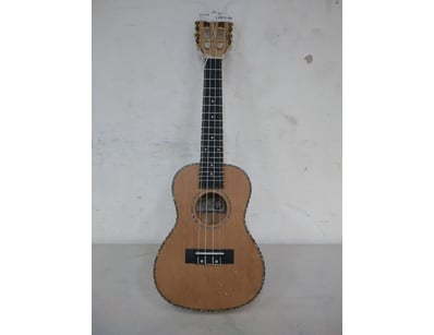 Gadgets, Music & Pastimes (A984) - Lot 256