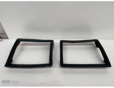 Vintage VH Centre Radio surround trim from a dark ...