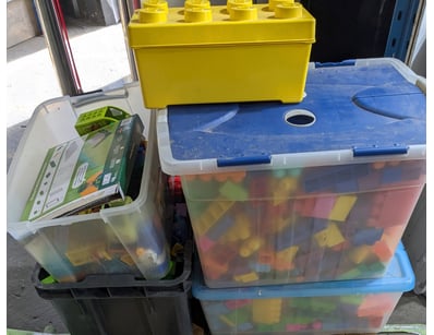 Extensive LEGO brick collection comprising multipl...
