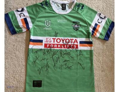 CANBERRA RAIDERS 2026 SQUAD SIGNED JERSEY 

A Canb...