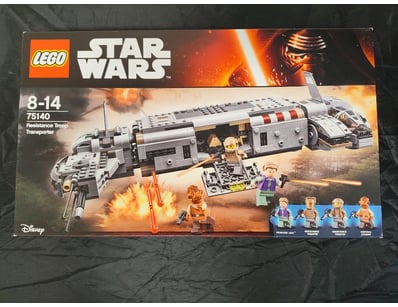 **UNRESERVED** LIFETIME COLLECTION OF LEGO PART... - Lot 642