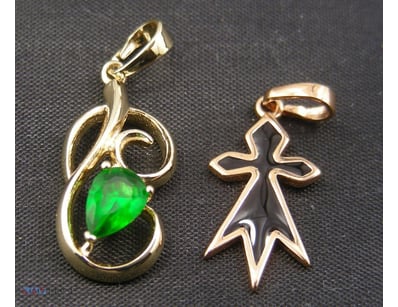 GOLD COLOUR PENDANTS        

Condition: Good - Re...