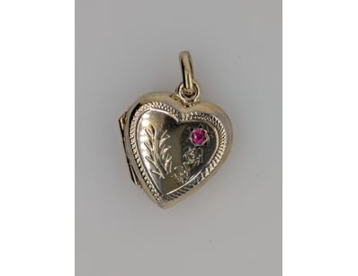 GOLD PLATED HEART PENDANT WITH RUBY


583010+26...