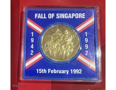 1942-1992-FALL OF SINGAPOREMEDALLION IN PERSPEX CA...