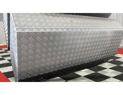 Aluminum checker plate toolbox/storage unit, with ...